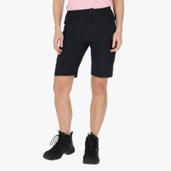 Szorty Outdoor Hiking damska Swedemount Glittertind Shorts szybkoschnące. Czerwone szorty sportowe damskie SWEDEMOUNT, bez wzorów, z tkaniny, sportowe, outdoorowe. Za 249.99 zł.