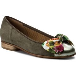 Baleriny GABOR - 85.106.15 Oliv. Zielone baleriny damskie Gabor, bez wzorów, z materiału, bez obcasa, bez zapięcia. W wyprzedaży za 309.00 zł.