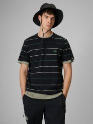 4F T-shirt regular z nadrukiem męski - czarny L. Czarne t-shirty męskie 4f, l, bez wzorów, z dzianiny, klasyczne, bez kołnierzyka. Za 89.99 zł.