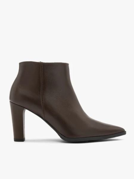 Ciemnobrązowe botki na słupku. Brązowe botki damskie Brawo sp. z o.o., ze skóry, eleganckie, za kostkę, bez obcasa, na słupku, bez zapięcia. Za 549.99 zł.