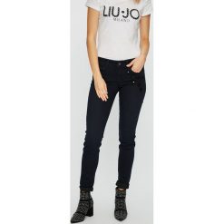 Liu Jo - Jeansy Divine. Jeansy damskie marki Liu Jo. W wyprzedaży za 449.90 zł.