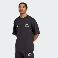 Koszulka All Blacks Presentation. Czarne koszulki sportowe męskie Adidas, xs, bez wzorów, bez kołnierzyka, bez ramiączek, do piłki nożnej. Za 149.00 zł.