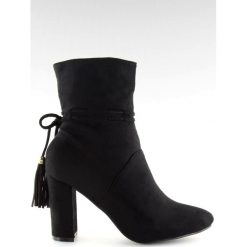Botki na obcasie czarne FA183 Black. Czarne botki damskie ButyModne, eleganckie, bez obcasa, na obcasie, bez zapięcia. W wyprzedaży za 109.00 zł.