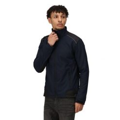 Męska Kurtka Softshellowa Sandstorm Workwear. Czarne kurtki męskie Regatta, l, bez wzorów, z gumy, bez kaptura. Za 393.99 zł.