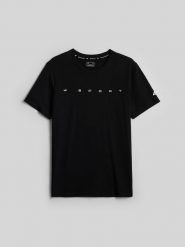 4F T-shirt regular z nadrukiem męski - czarny M. Czarne t-shirty męskie 4f, m, bez wzorów, z bawełny, klasyczne, bez kołnierzyka. Za 59.99 zł.