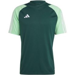 Koszulka piłkarska męska Adidas Tiro 23 Competition Jersey. Zielone koszulki sportowe męskie Adidas, m, bez wzorów, z jersey, bez kołnierzyka, bez ramiączek, do piłki nożnej. Za 89.99 zł.
