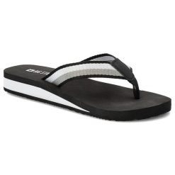 Czarne Japonki Big Star Wygodne Buty Damskie. Czarne klapki damskie Big Star, z aplikacjami, z tworzywa sztucznego, bez obcasa, bez zapięcia. Za 79.99 zł.