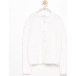 Sweter z ozdobnymi guzikami - Biały. Swetry dla dziewczynek Reserved. W wyprzedaży za 29.99 zł.