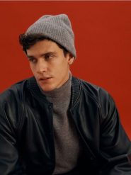 Czapka z kaszmirem - ciemnoszary. Szare czapki i kapelusze męskie Reserved, bez wzorów, z kaszmiru. W wyprzedaży za 55.99 zł.