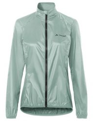 Kurtka rowerowa W Matera Air Jacket. Zielone kurtki damskie Vaude, bez wzorów, z materiału, bez kaptura. Za 348.95 zł.