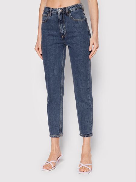 Guess Jeansy W2YA21 D4NH5 Niebieski Mom Fit. Niebieskie jeansy damskie Guess. Za 289.99 zł.