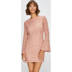 Answear - Sukienka. Sukienki damskie ANSWEAR. W wyprzedaży za 119.90 zł.