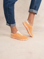 Buty sportowe damskie TBS Jazaria. Brązowe obuwie sportowe damskie TBS, bez wzorów, z materiału, tenisowe. Za 399.00 zł.