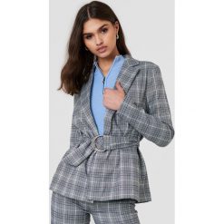 NA-KD Classic Marynarka w kratkę z paskiem - Grey. Żakiety damskie marki NA-KD Classic. Za 242.95 zł.