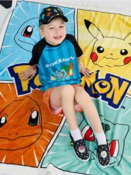 Koc dziecięcy Pokemon - wielobarwny. Kocyki dla dzieci Sinsay. Za 35.99 zł.