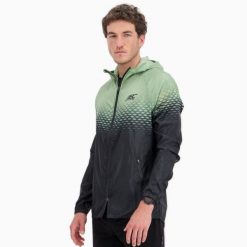 Kurtka wiatroszczelna męska do biegania i na szlak PERFORMANCE WINDBREAKER. Zielone kurtki sportowe męskie BODYCROSS, na zimę, m, bez wzorów, z materiału, do biegania. Za 739.99 zł.