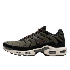 Buty do chodzenia dla dorosłych Air Max Plus Cargo Khaki Phantom. Zielone obuwie sportowe damskie Nike, bez wzorów, z materiału, trekkingowe, nike air max. Za 2,193.03 zł.
