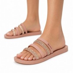 Klapki damskie Ipanema 83707 CHIC SLIDE FEM. Czerwone klapki damskie Ipanema, bez wzorów, z materiału, eleganckie, bez obcasa. Za 69.00 zł.