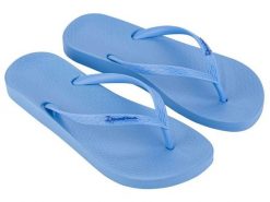 Japonki damskie Ipanema Anat Colors. Niebieskie klapki damskie Ipanema, bez wzorów, z materiału, sportowe, bez obcasa. Za 52.99 zł.