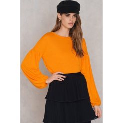 NA-KD Boho Sweter z bufiastym rękawem - Orange. Swetry damskie marki NA-KD Boho. W wyprzedaży za 36.58 zł.