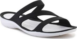 Crocs Klapki Swiftwater r. 34/35. Klapki damskie Crocs, bez wzorów, sportowe, bez obcasa. Za 39.99 zł.