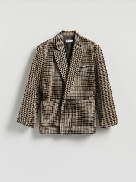 Marynarka w pepitkę z paskiem - wielobarwny. Żakiety damskie Reserved, l, bez wzorów, z tkaniny. Za 299.99 zł.