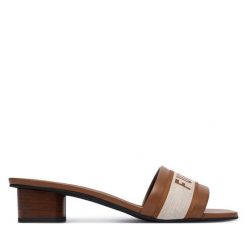 Klapki Furla. Klapki damskie Furla, bez wzorów, bez obcasa. Za 1,079.00 zł.