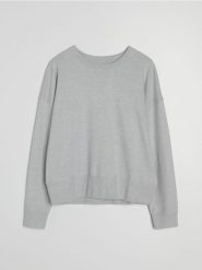 Sweter basic z wiskozą - szary. Szare swetry damskie Sinsay, l, bez wzorów, z wiskozy, bez kołnierzyka, bez ramiączek, bez kaptura. Za 49.99 zł.