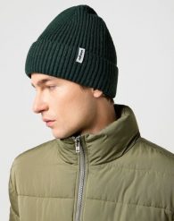 MESKA CZAPKA WRANGLER RIB BEANIE SCARAB 112372397. Czapki i kapelusze męskie Wrangler, bez wzorów. Za 89.99 zł.