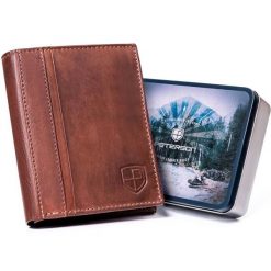 Portfel skórzany PETERSON PTN N005-PCA c. brązowy. Brązowe portfele męskie Peterson, bez wzorów, ze skóry. Za 109.00 zł.