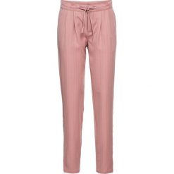 Spodnie z paskiem z boku nogawki bonprix jasnoróżowo-biały w paski. Czerwone spodnie materiałowe damskie bonprix, bez wzorów. Za 49.99 zł.