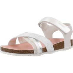 Sandały PABLOSKY 439804P Biały. Białe sandały damskie Pablosky, bez wzorów, z materiału, bez obcasa, bez zapięcia. Za 172.99 zł.