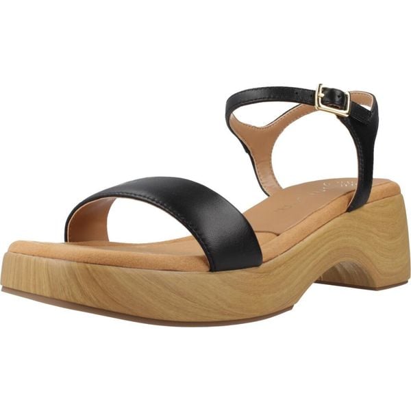 Sandały UNISA IRITA NTO Czarny. Czarne obuwie sportowe damskie Unisa, bez wzorów, ze skóry, bez obcasa, bez zapięcia. Za 350.99 zł.