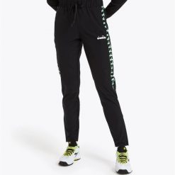 Spodnie dresowe damskie DIADORA L. PANTS CHALLENGE. Czarne spodnie dresowe damskie Diadora, l, bez wzorów, z dresówki, tenisowe. Za 109.99 zł.
