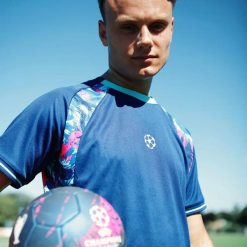Koszulka piłkarska dla dorosłych Champions League. Niebieskie koszulki sportowe męskie CHAMPIONS LEAGUE, m, bez wzorów, bez kołnierzyka, bez ramiączek, do piłki nożnej. Za 189.99 zł.