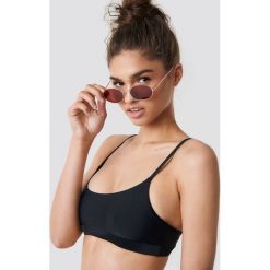 NA-KD Swimwear Sportowa góra bikini - Black. Czarne bikini damskie NA-KD Swimwear. Za 60.95 zł.