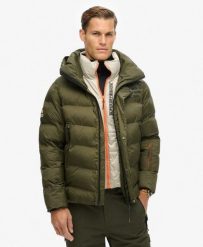 Kurtka narciarska SPORT z pikowaniami. Zielone kurtki snowboardowe męskie Superdry., m, bez wzorów, z materiału, bez kaptura, narciarskie. Za 1,250.45 zł.
