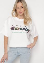 Biały Oversizowy T-shirt z Napisem z Przodu i Gwiazdami na Plecach Ilanlith. Białe bluzki damskie Born2be, l, bez wzorów, z jeansu, klasyczne, bez kołnierzyka. Za 49.99 zł.