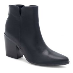 Botki Jenny Fairy. Czarne botki damskie Jenny Fairy, bez obcasa, na słupku, bez zapięcia. Za 159.99 zł.