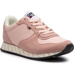 Sneakersy TOMMY JEANS - Casual Sneaker EN0EN00394 Silver Peony 658. Półbuty damskie marki Tommy Jeans. Za 449.00 zł.