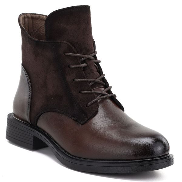 Botki damskie ocieplane czekoladowy brąz eVento 26BT02-590. Brązowe botki damskie eVento, ze skóry ekologicznej, eleganckie, bez obcasa, bez zapięcia. Za 149.99 zł.