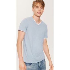 T-shirt z kontrastowym wykończeniem - Niebieski. T-shirty męskie marki Giacomo Conti. W wyprzedaży za 19.99 zł.