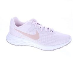 Buty do biegania damskie Nike Revolution 6 Next Nature. Czerwone obuwie sportowe damskie Nike, bez wzorów, z materiału, do biegania, nike revolution. Za 332.00 zł.