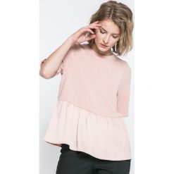 Vero Moda - Top Bardot. Szare topy damskie Vero Moda, z elastanu, z okrągłym kołnierzem, z krótkim rękawem. W wyprzedaży za 59.90 zł.