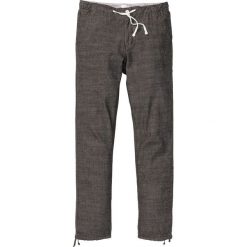 Spodnie chino z batystu Regular Fit bonprix czarny melanż. Spodnie materiałowe męskie marki bonprix. Za 109.99 zł.