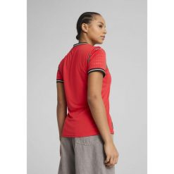 Damska koszulka domowa drużyny kobiet Portugalia 2025 PUMA. Czerwone koszulki sportowe damskie Puma, xl, bez wzorów, sportowe, bez kołnierzyka. Za 419.00 zł.