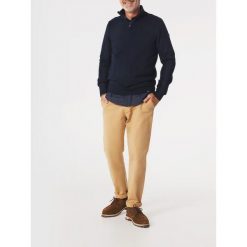 Sweter Męski TBS Axelecam. Niebieskie swetry przez głowę męskie TBS, m, bez wzorów, z bawełny, bez kołnierzyka. Za 339.00 zł.