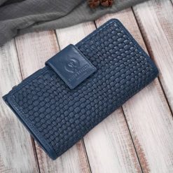 Duży portfel damski granatowy handmade z ochroną RFID Paolo Peruzzi AY-08-DB. Niebieskie portfele damskie Paolo Peruzzi, bez wzorów, ze skóry. Za 89.00 zł.