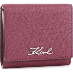 Mały Portfel Damski KARL LAGERFELD - 86KW3228 Wine. Portfele damskie marki KARL LAGERFELD. Za 569.00 zł.