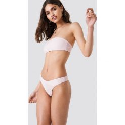 Kristin Sundberg for NA-KD Dół bikini stringi KS - Pink. Bikini damskie marki Kristin Sundberg for NA-KD. W wyprzedaży za 21.88 zł.